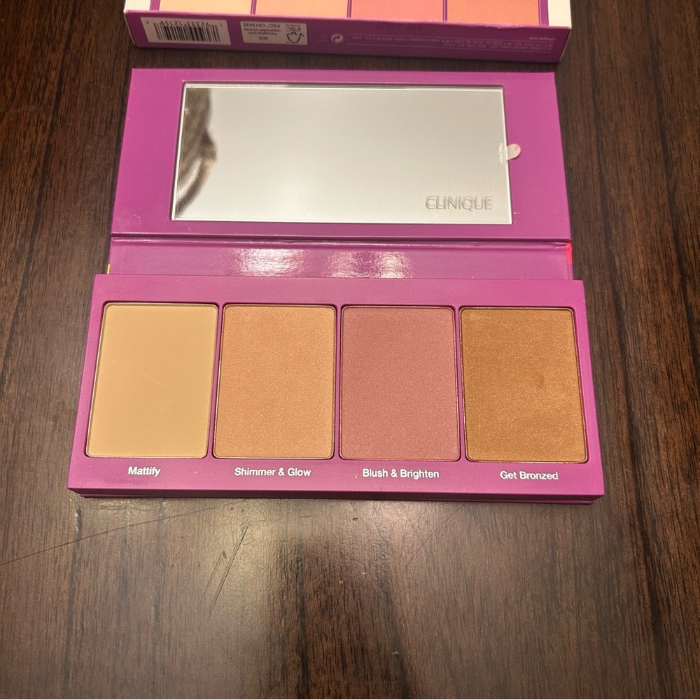 NEW Clinique “Glow all out” face pallet (medium to deeper skin tones) - Picture 2 of 8